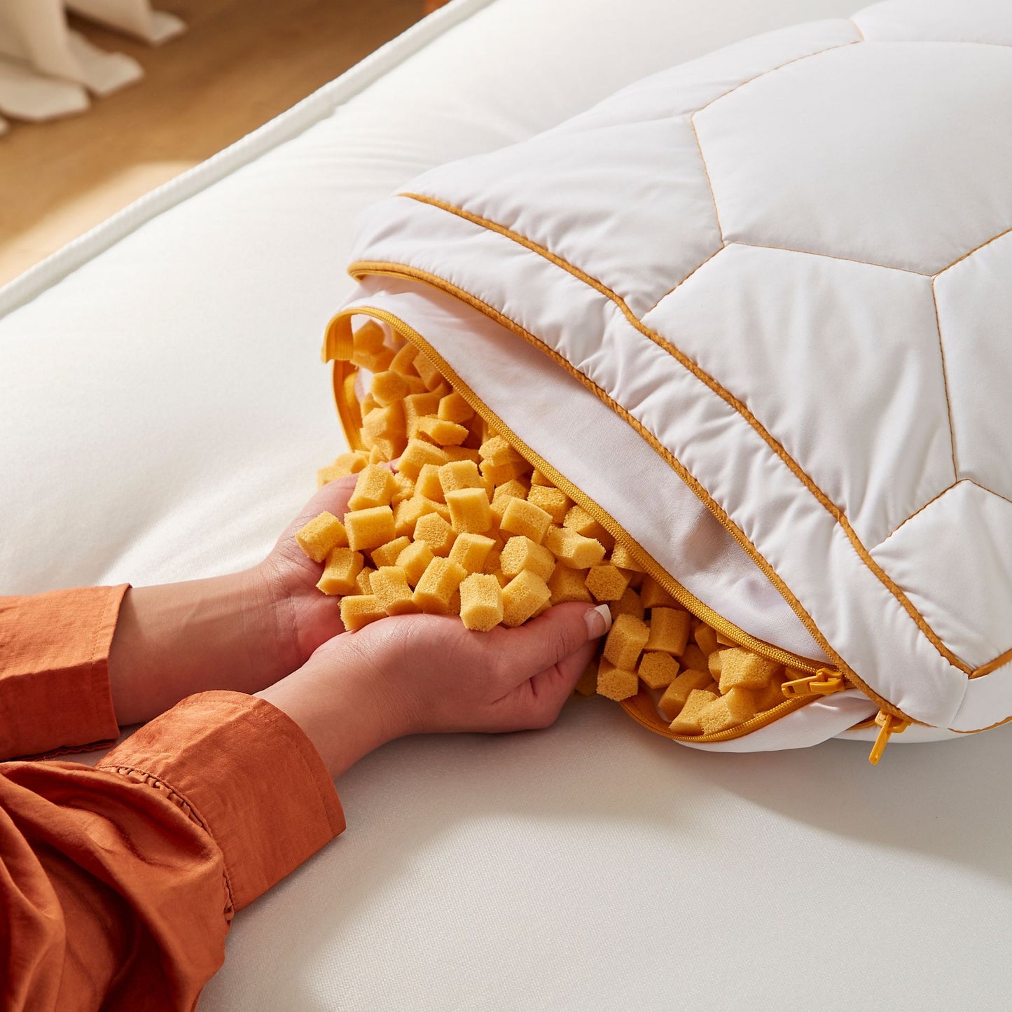 The Adjustable HoneyFoam™ Pillow