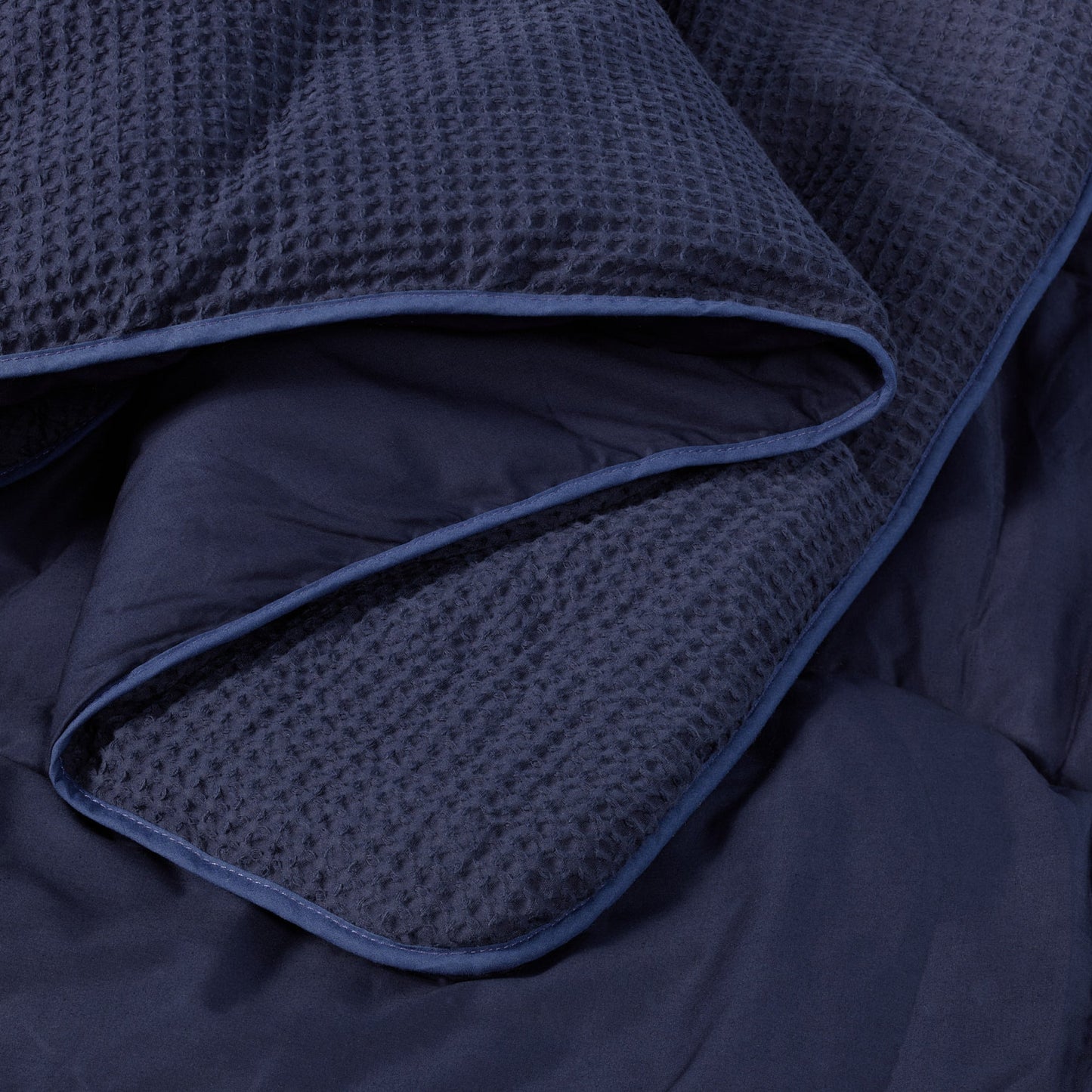 Night Lark/ Night Owl Pure Cotton Waffle Coverless Duvet Navy Detail